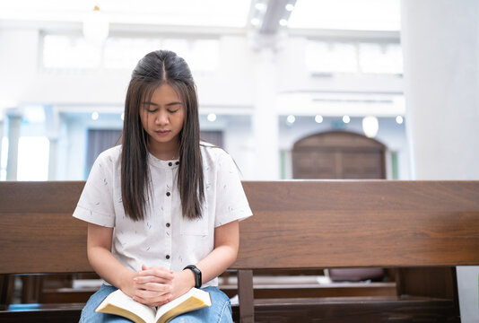 Students praying together